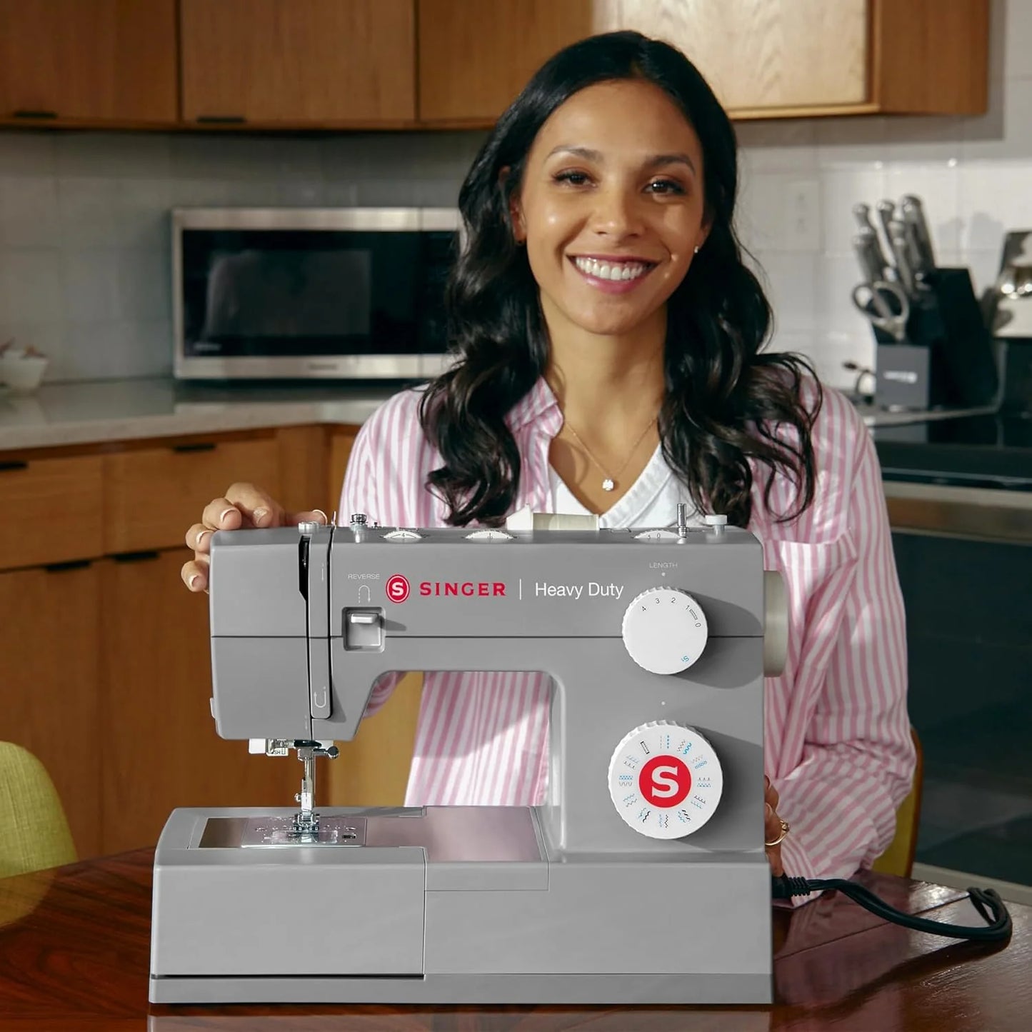 Heavy-Duty 4423 High-Speed Sewing Machine (Includes Accessory Kit) 97 Stitches One-Step Buttonhole