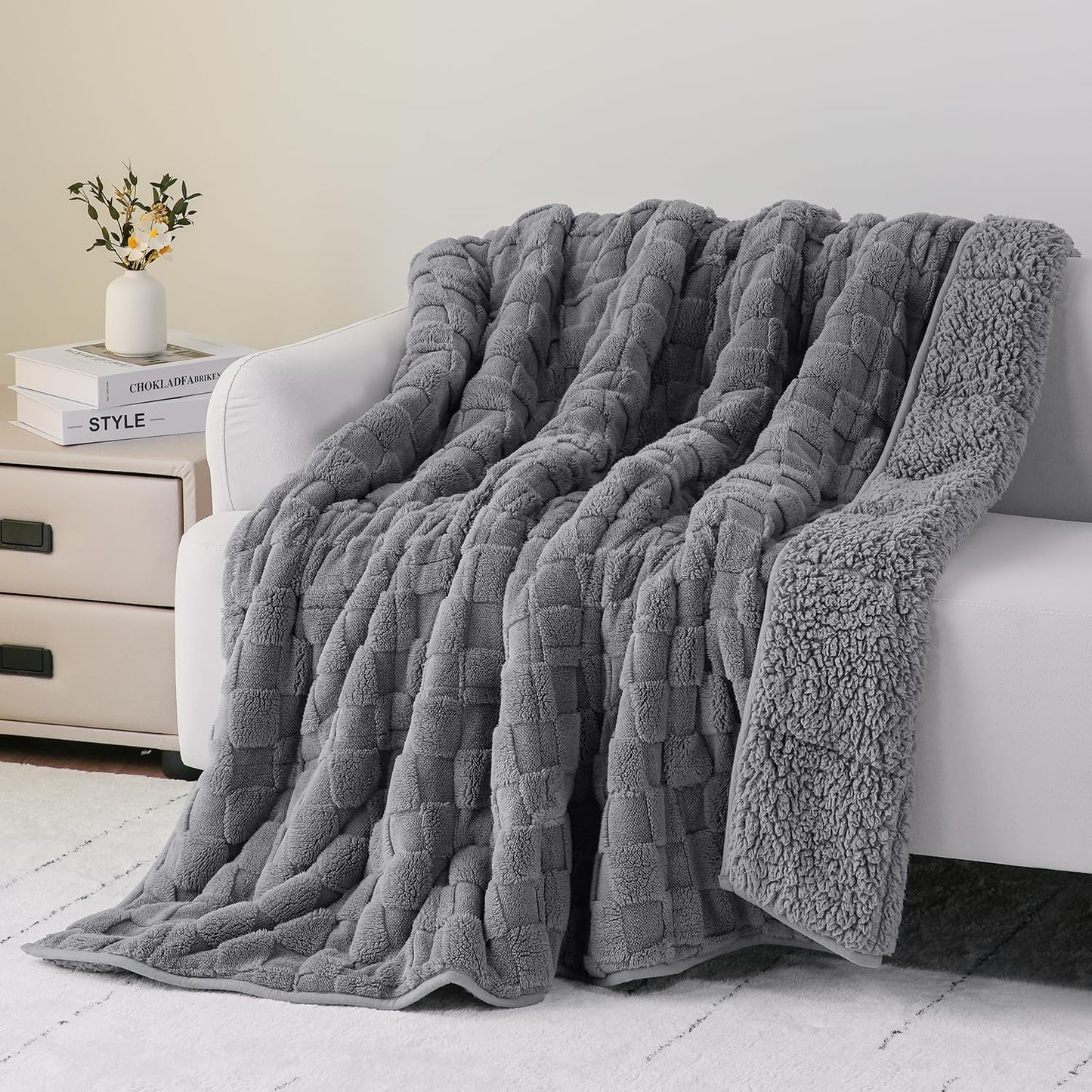 Weighted Blanket Queen Size 15lbs 60x80 inches with Soft Plush Fleece