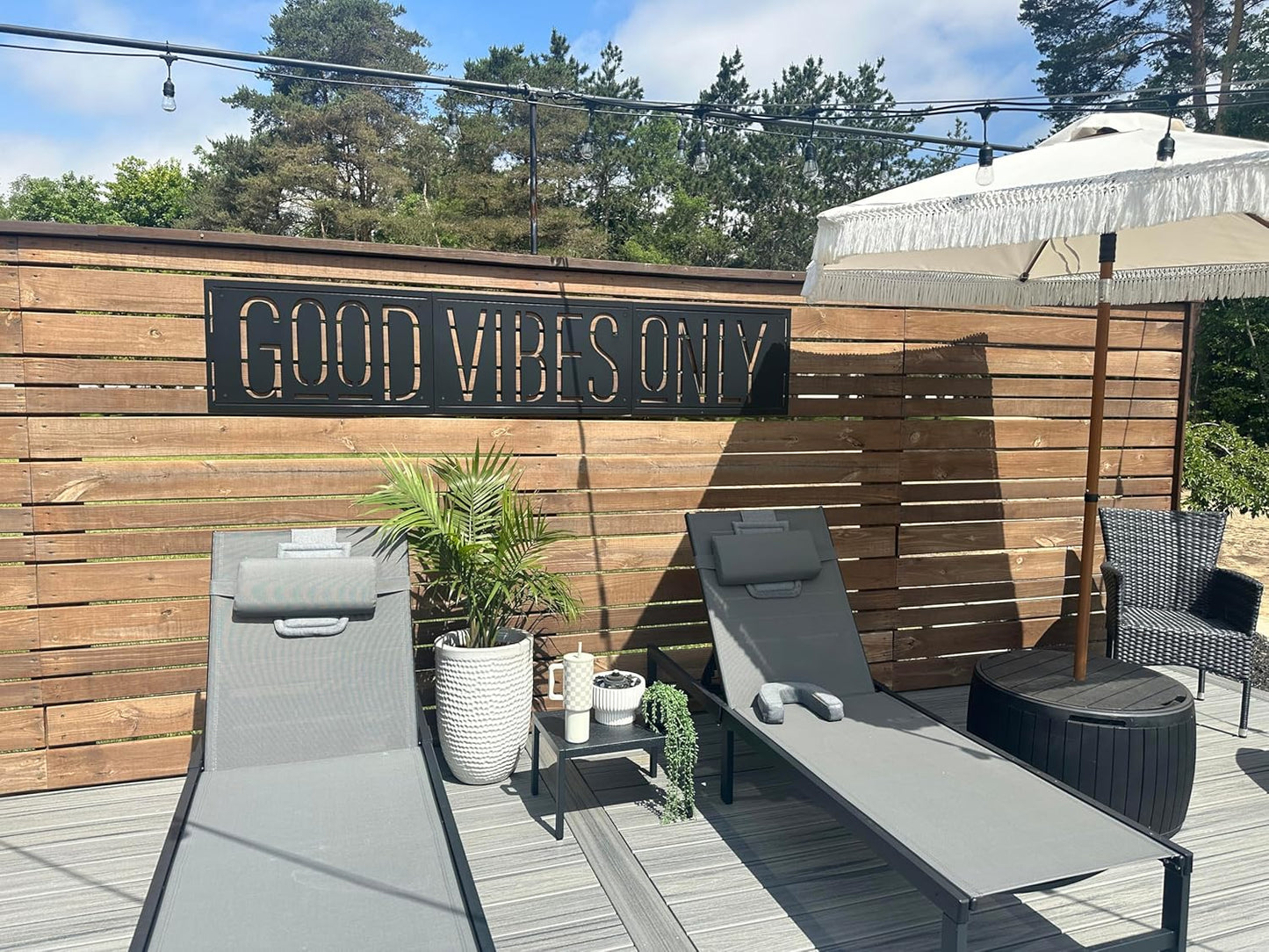 PURPLE LEAF Patio Tanning Lounge Chair Set with Face Down Hole Outdoor Aluminum Adjustable Reclining Chairs Wheels Pillows and Table for Poolside Beach Sunbathing Lounger, Beige