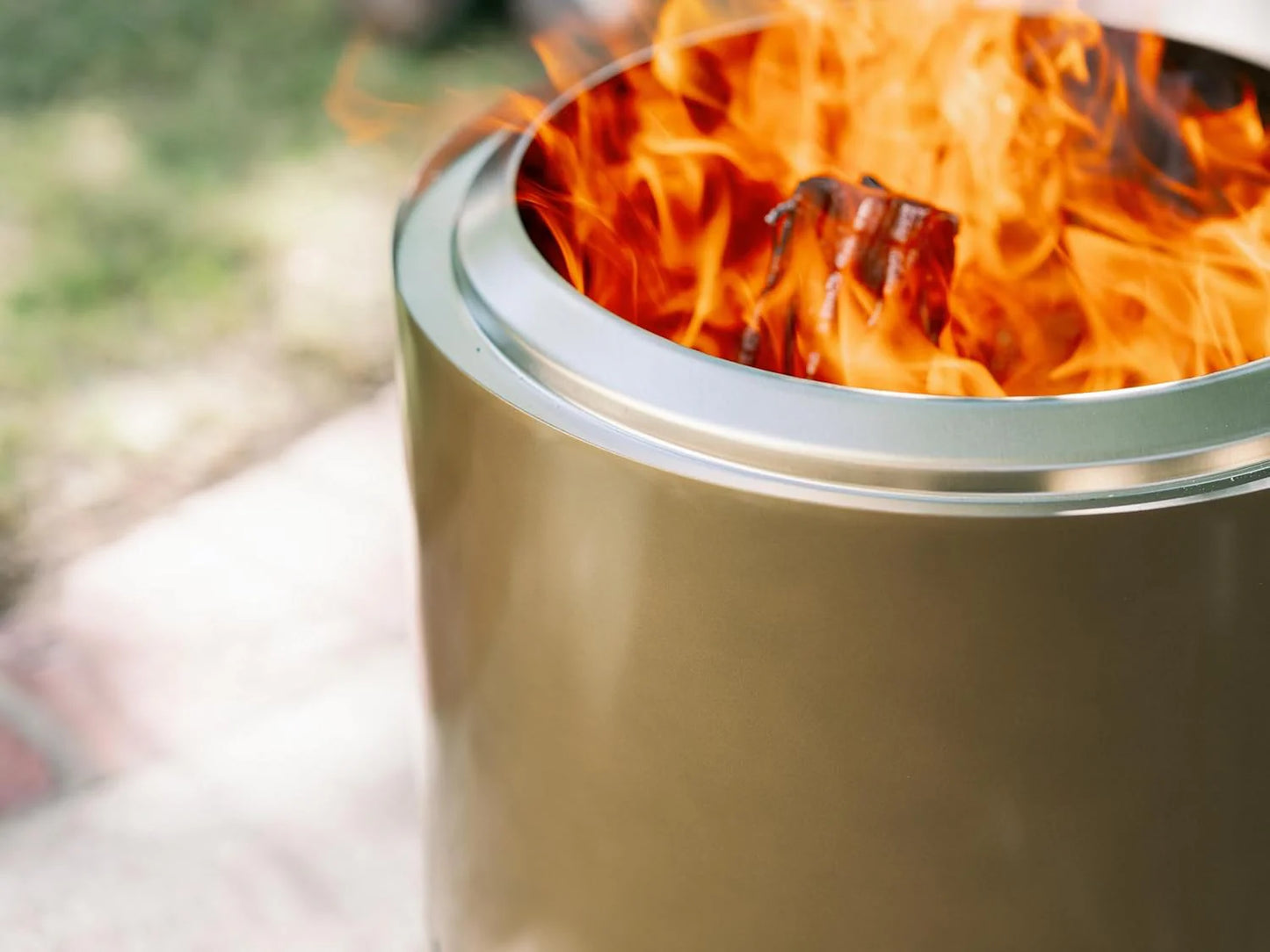 Solo Stove Bonfire 2.0 with Stand, 19.5 Inch Smokeless Fire Pit with Removable Ash Pan - Portable Outdoor Fire Pit - Stainless Steel Wood Burning Fireplace, Ideal for 4-6 People, 21.75 lbs