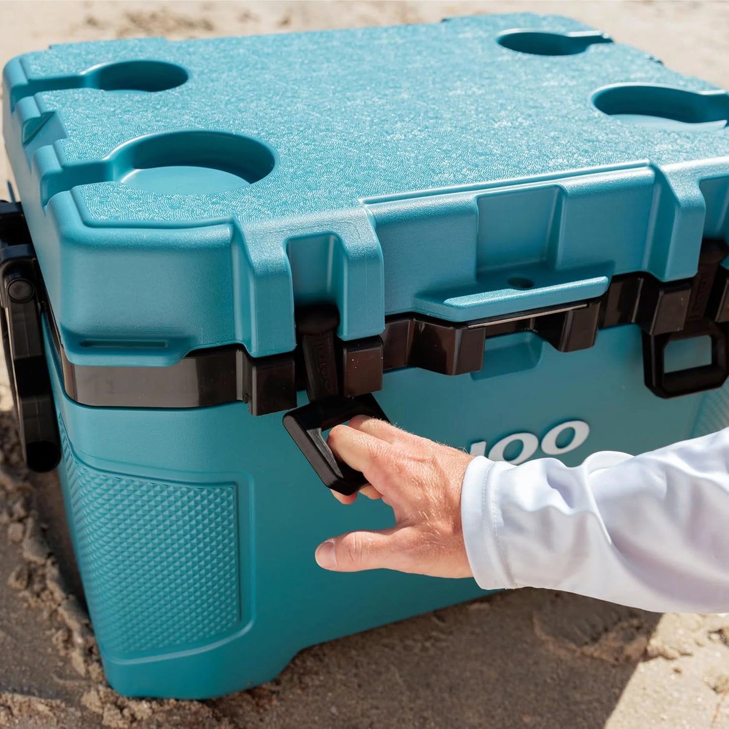 Igloo 52Qt Wheeled Cooler, Insulated Hard Shell Ice Chest