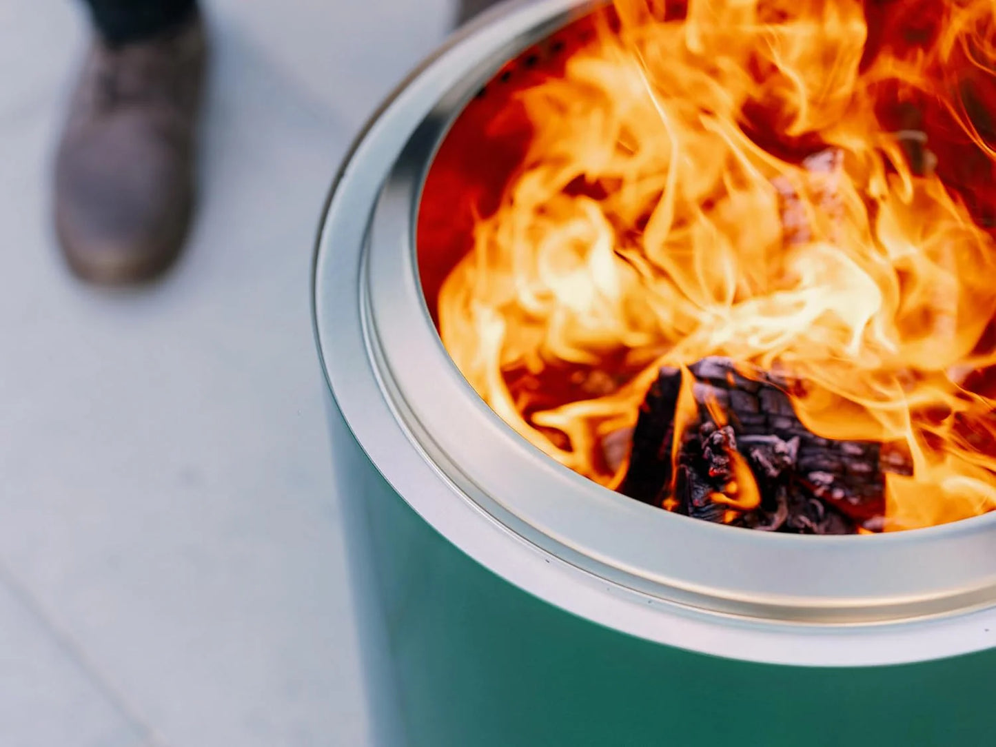 Solo Stove Bonfire 2.0 with Stand, 19.5 Inch Smokeless Fire Pit with Removable Ash Pan - Portable Outdoor Fire Pit - Stainless Steel Wood Burning Fireplace, Ideal for 4-6 People, 21.75 lbs