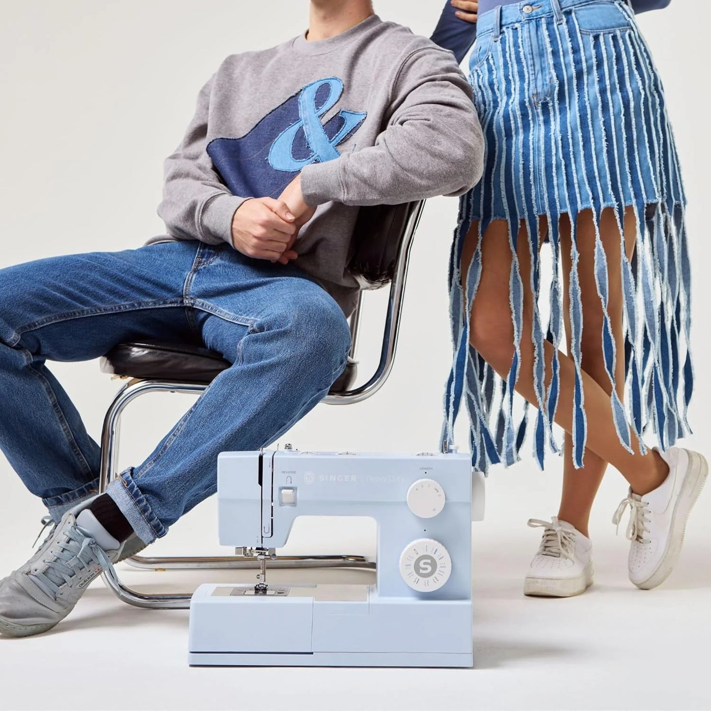 Heavy-Duty 4423 High-Speed Sewing Machine (Includes Accessory Kit) 97 Stitches One-Step Buttonhole