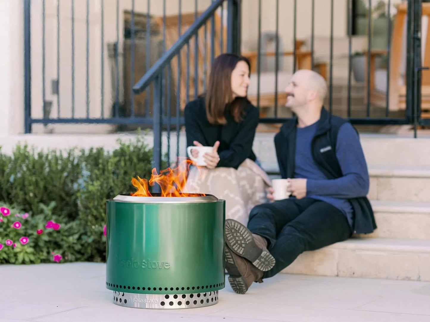 Solo Stove Bonfire 2.0 with Stand, 19.5 Inch Smokeless Fire Pit with Removable Ash Pan - Portable Outdoor Fire Pit - Stainless Steel Wood Burning Fireplace, Ideal for 4-6 People, 21.75 lbs