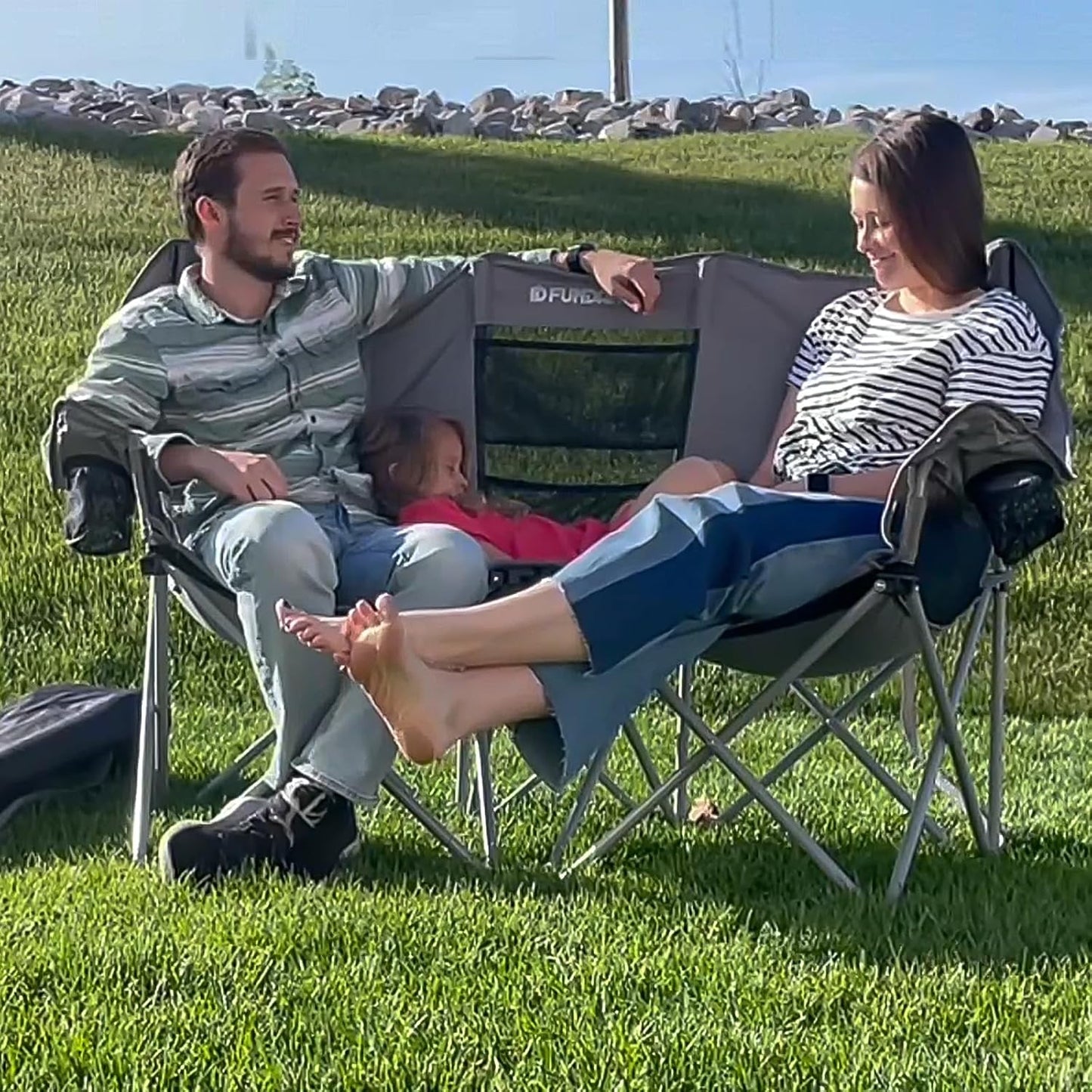 Double Camping Chair with Cooler 3-Person Folding Extra Large Camping Chair with 1000-Pound Load Capacity