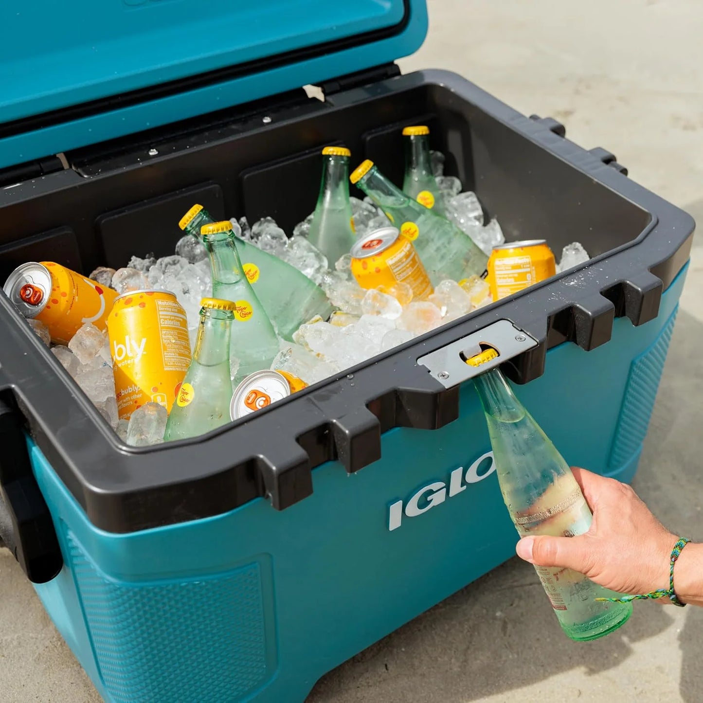 Igloo 52Qt Wheeled Cooler, Insulated Hard Shell Ice Chest