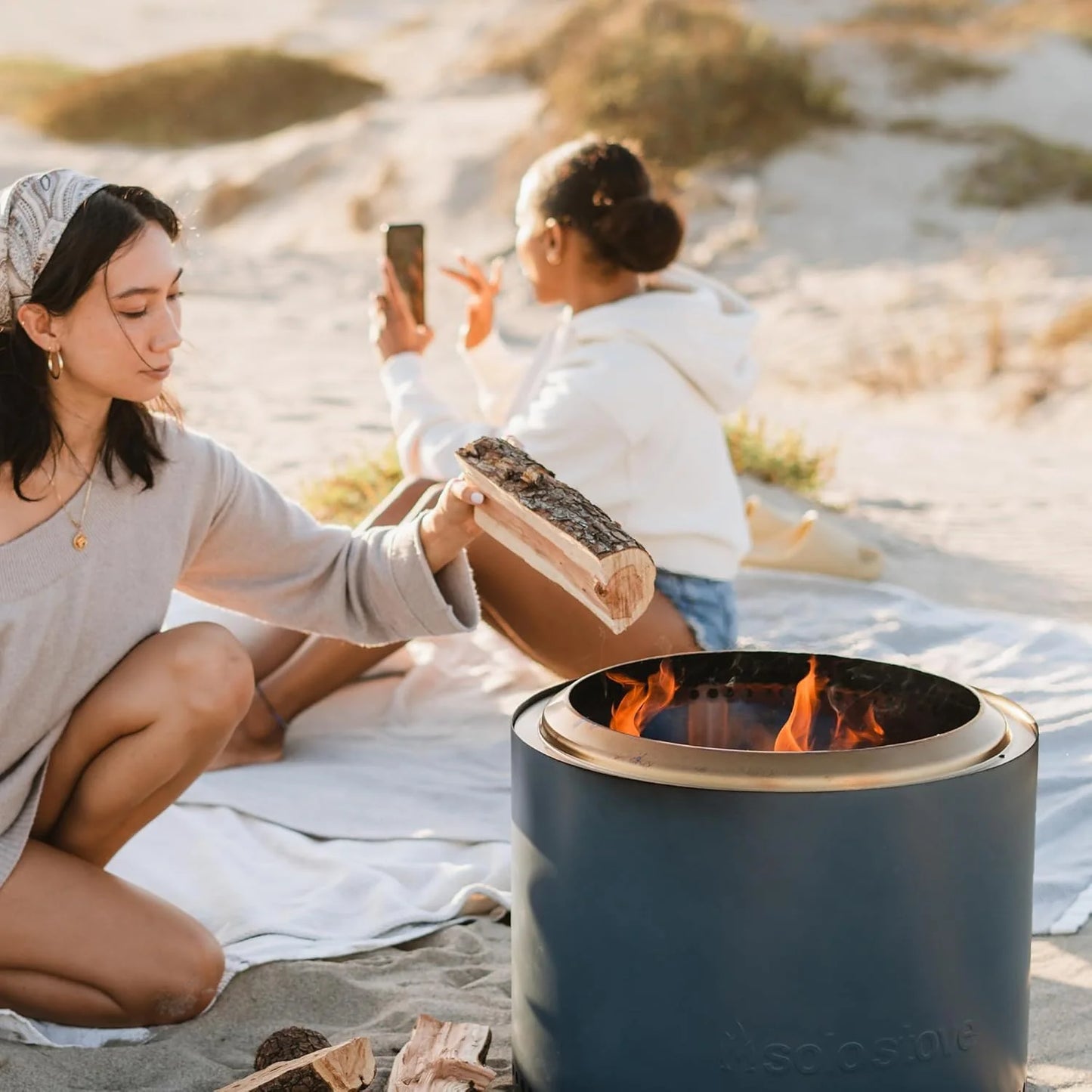 Solo Stove Bonfire 2.0 with Stand, 19.5 Inch Smokeless Fire Pit with Removable Ash Pan - Portable Outdoor Fire Pit - Stainless Steel Wood Burning Fireplace, Ideal for 4-6 People, 21.75 lbs