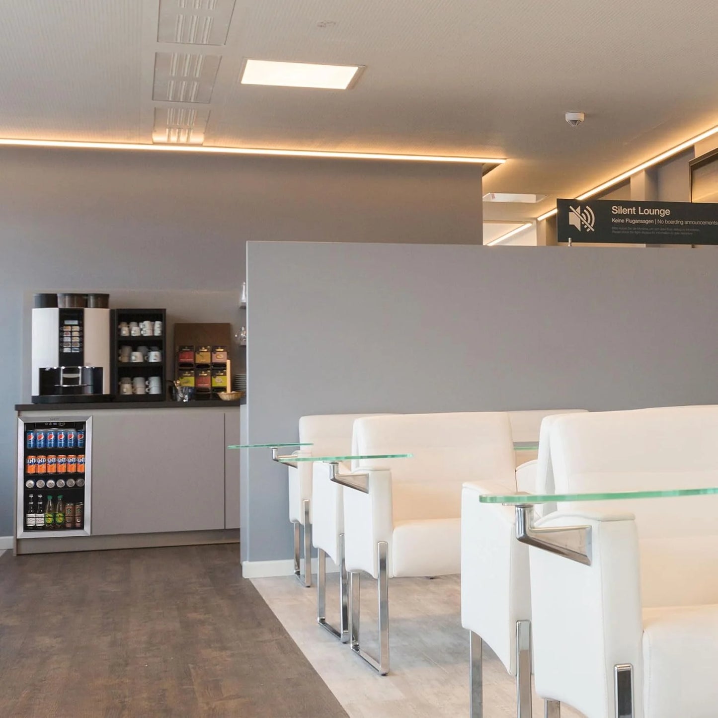 Beverage Refrigerator and Cooler, 115 Can Mini Fridge with Glass Door for Soda Beer or Wine for Office or Bar with Adjustable Removable Shelving